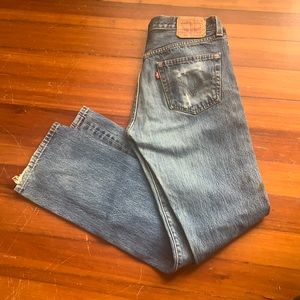 501 Levi’s distressed